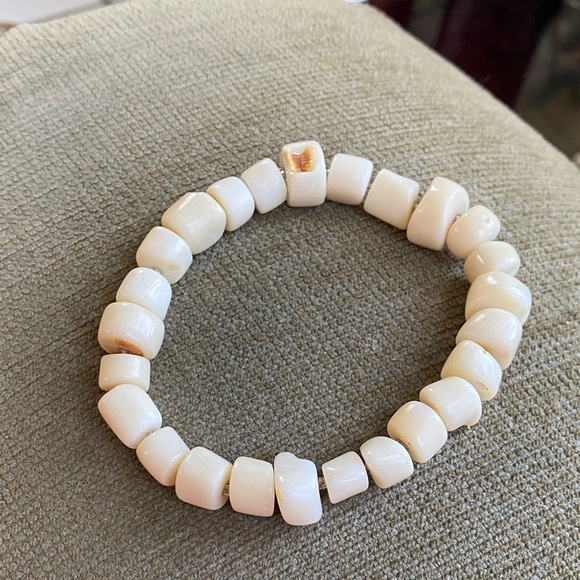 Silpada Bamboo Coral Stretch Bracelet
SINGLE and ready to Mingle! - Picture 3 of 5